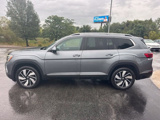 Used 2024 Volkswagen Atlas SEL with VIN 1V2BR2CA3RC501098 for sale in Kansas City