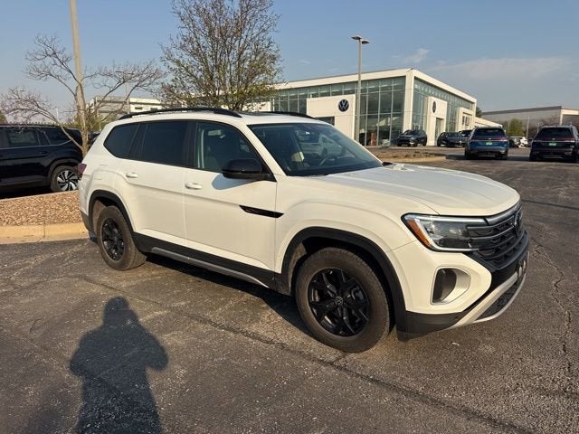 2024 Volkswagen Atlas 2.0T Peak Edition SE w/Technology