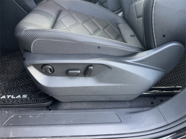 2026 Volkswagen Atlas Cross Sport 2.0T SE