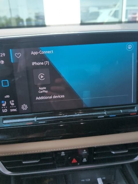2025 Volkswagen Atlas Cross Sport 2.0T SE