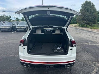 2026 Volkswagen Atlas Cross Sport 2.0T SEL Premium R-Line