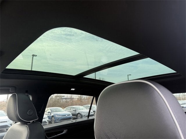 2026 Volkswagen Atlas Cross Sport 2.0T SEL Premium R-Line