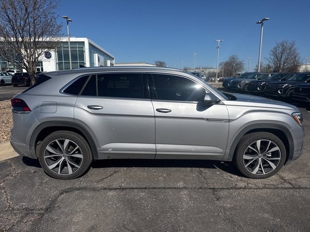 2024 Volkswagen Atlas Cross Sport 2.0T SEL Premium R-Line