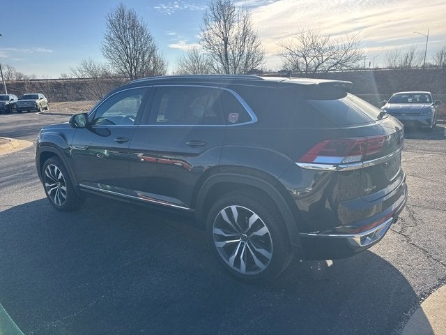 2022 Volkswagen Atlas Cross Sport 3.6L V6 SEL Premium R-Line