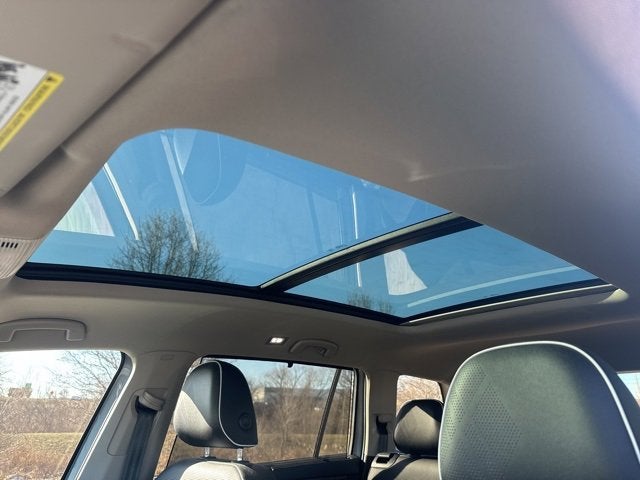 2025 Volkswagen Atlas 2.0T SEL Premium R-Line