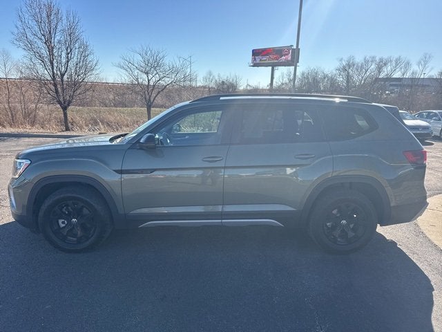 2024 Volkswagen Atlas 2.0T Peak Edition SEL