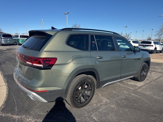 2024 Volkswagen Atlas 2.0T Peak Edition SEL