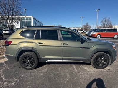 2024 Volkswagen Atlas 2.0T Peak Edition SEL