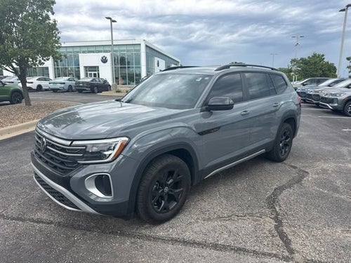 2024 Volkswagen Atlas 2.0T Peak Edition SEL