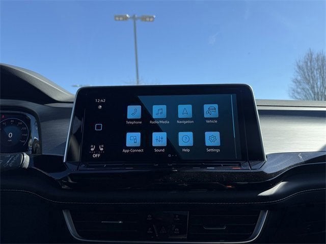 2026 Volkswagen Atlas Cross Sport 2.0T SE w/Technology