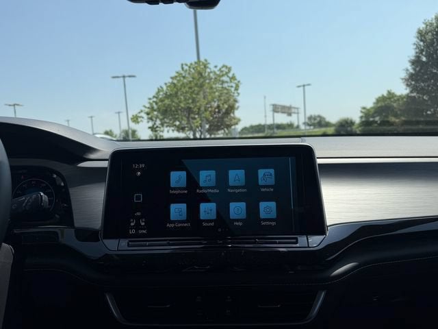 2026 Volkswagen Atlas Cross Sport 2.0T SE w/Technology