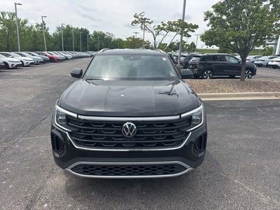 2025 Volkswagen Atlas Cross Sport 2.0T SE w/Technology