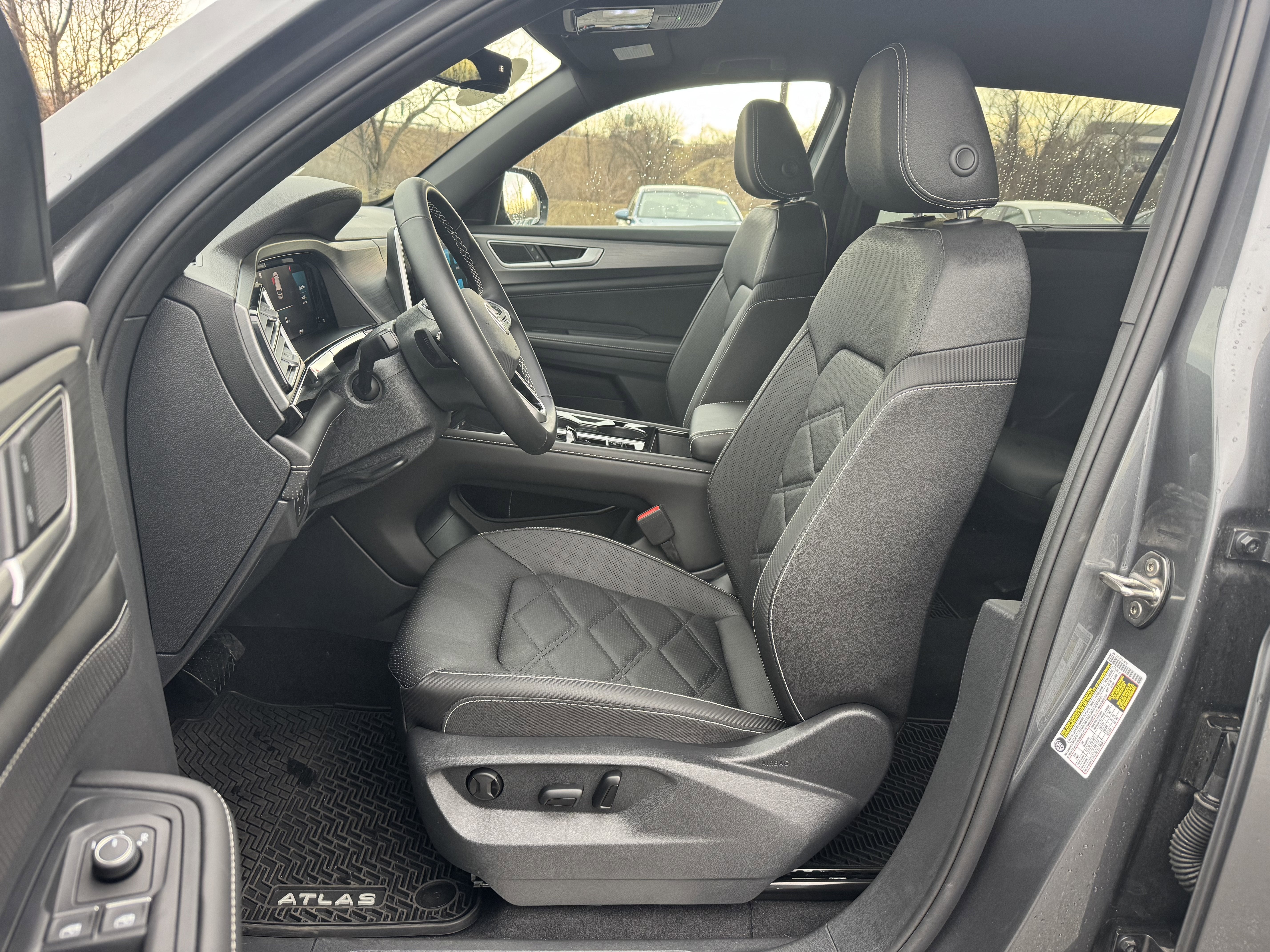 2025 Volkswagen Atlas Cross Sport 2.0T SE w/Technology