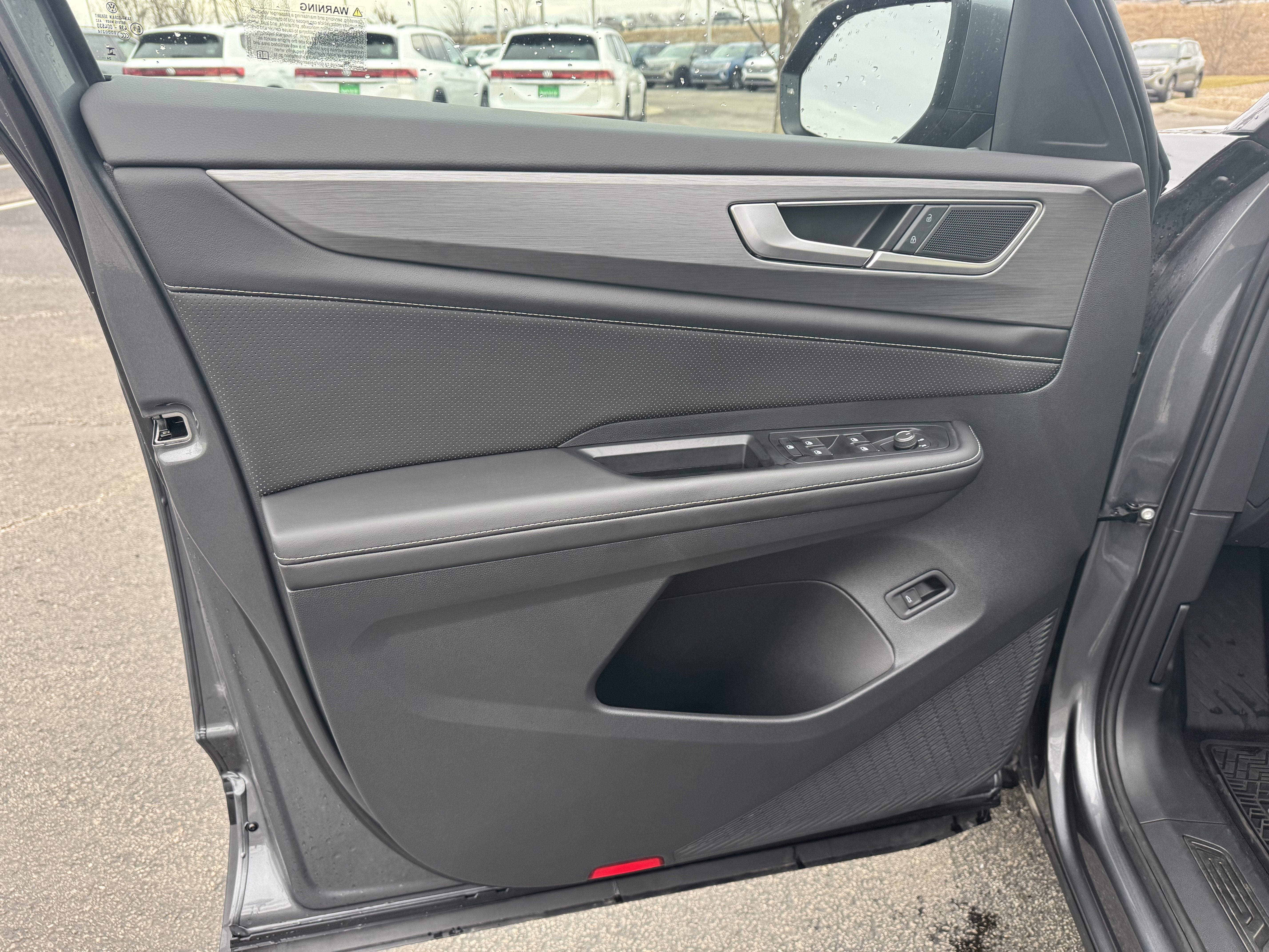 2025 Volkswagen Atlas Cross Sport 2.0T SE w/Technology