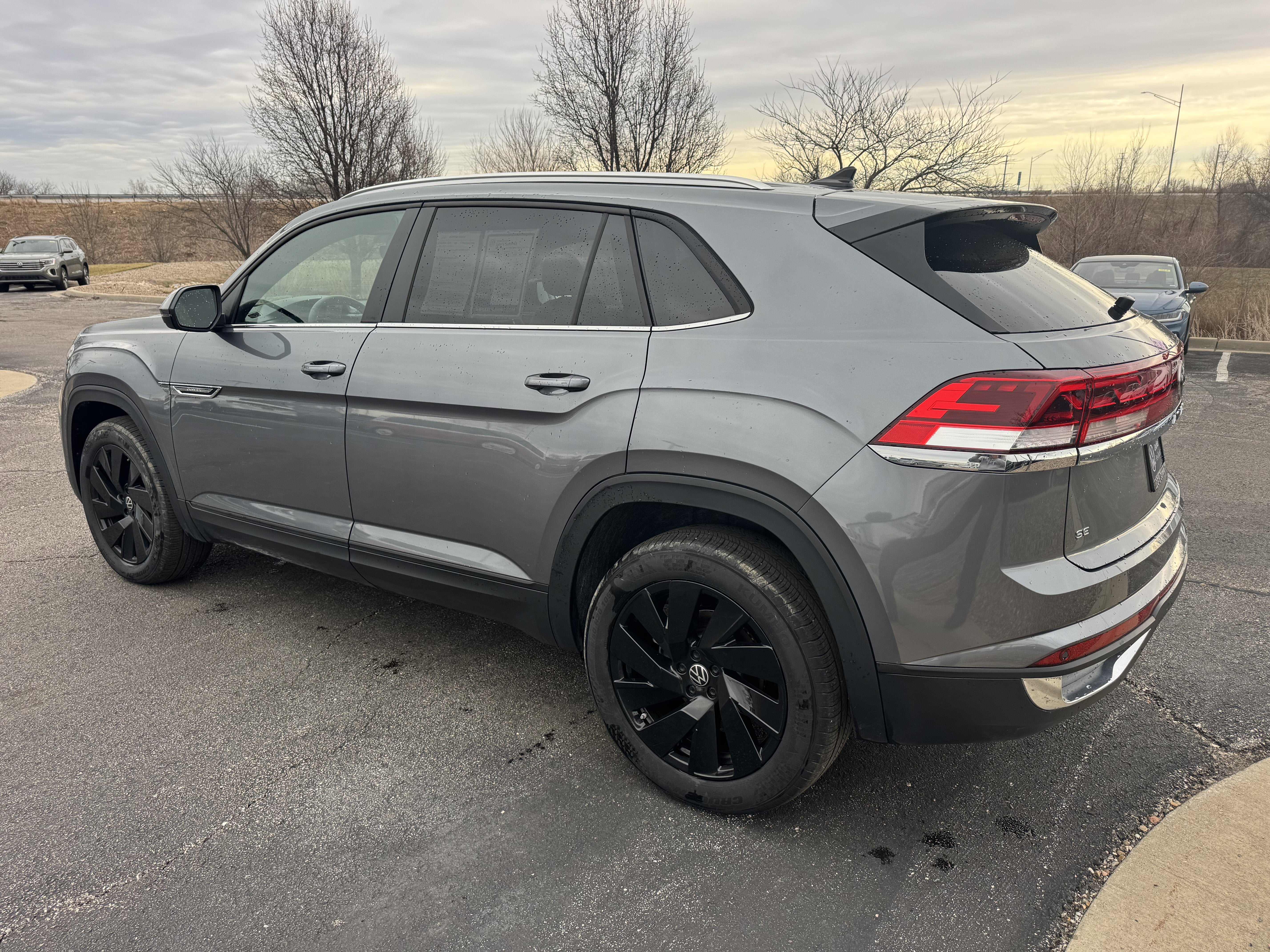 2025 Volkswagen Atlas Cross Sport 2.0T SE w/Technology