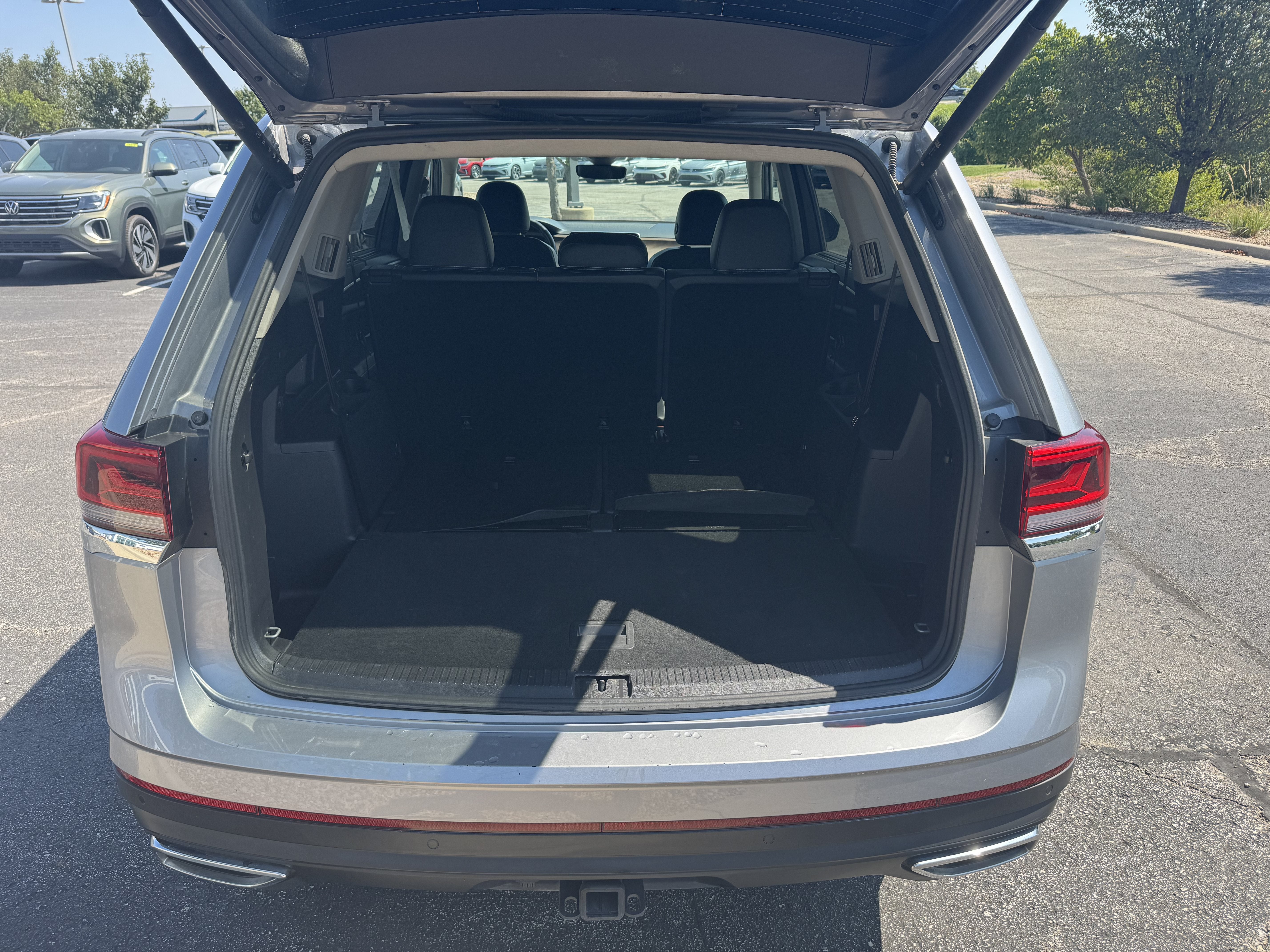 2024 Volkswagen Atlas 2.0T SE w/Technology