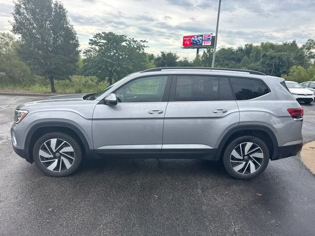 Used 2024 Volkswagen Atlas SE w/Tech with VIN 1V2HR2CA5RC582308 for sale in Kansas City