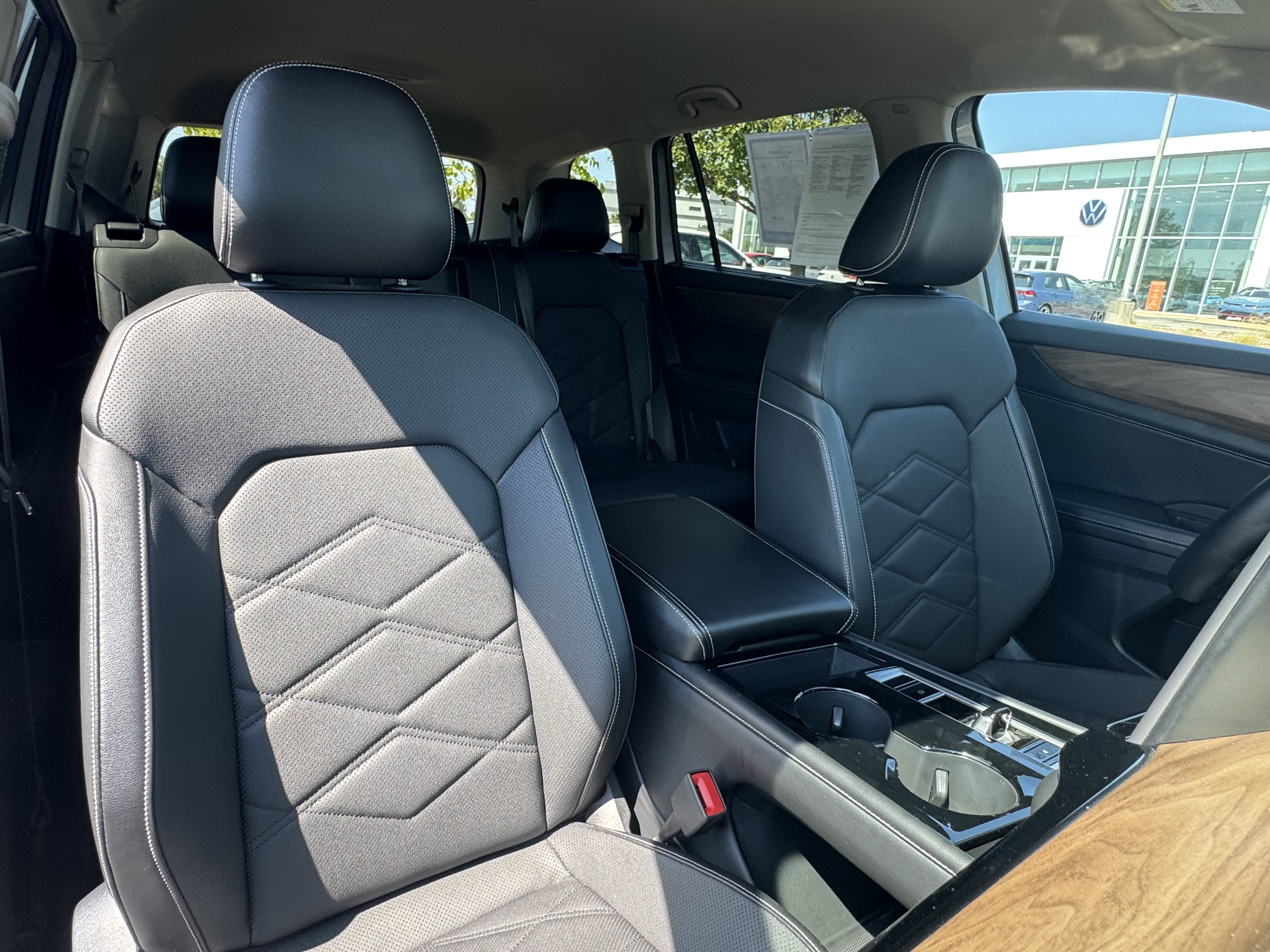 2024 Volkswagen Atlas 2.0T SE w/Technology