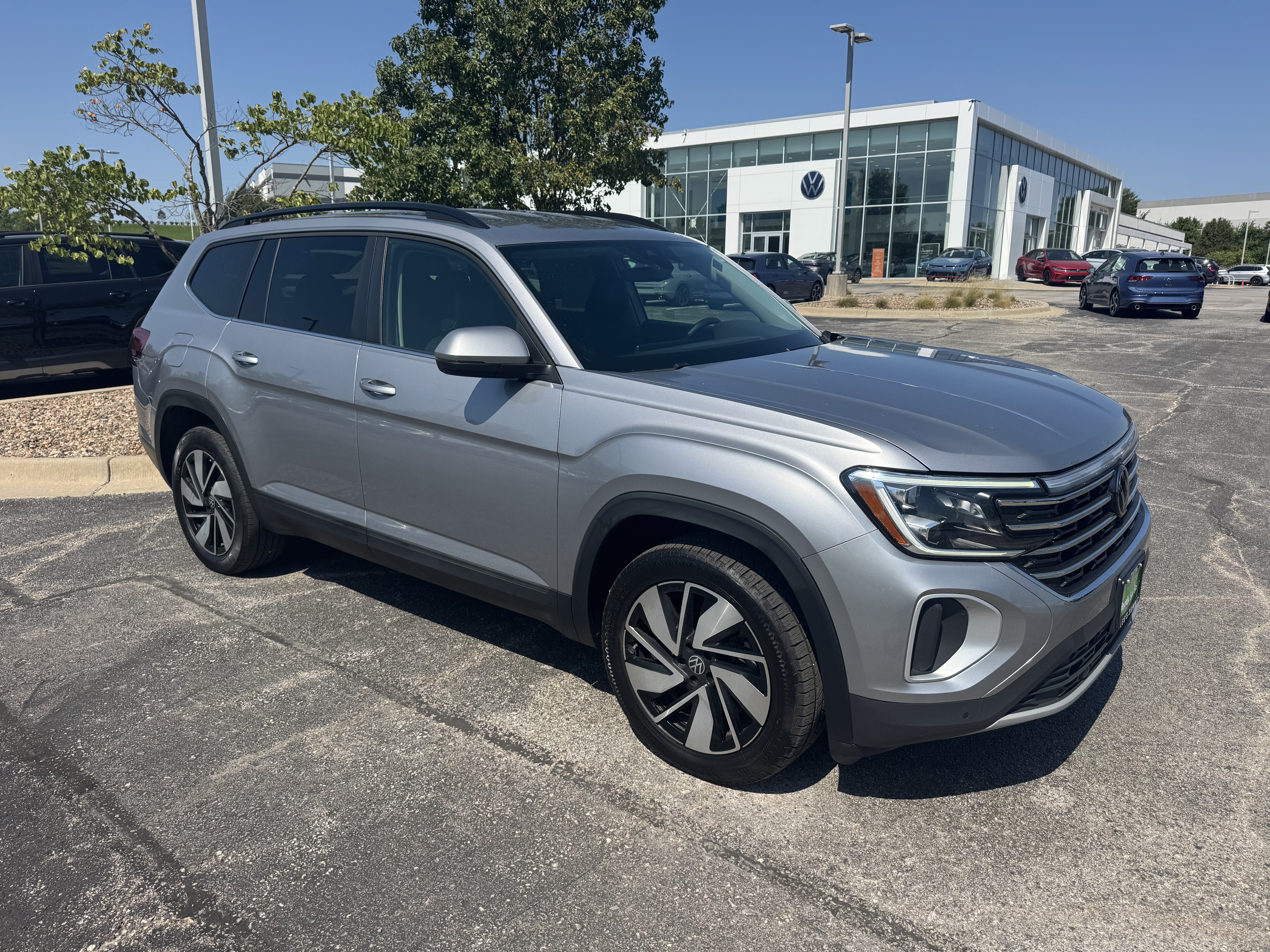 2024 Volkswagen Atlas 2.0T SE w/Technology