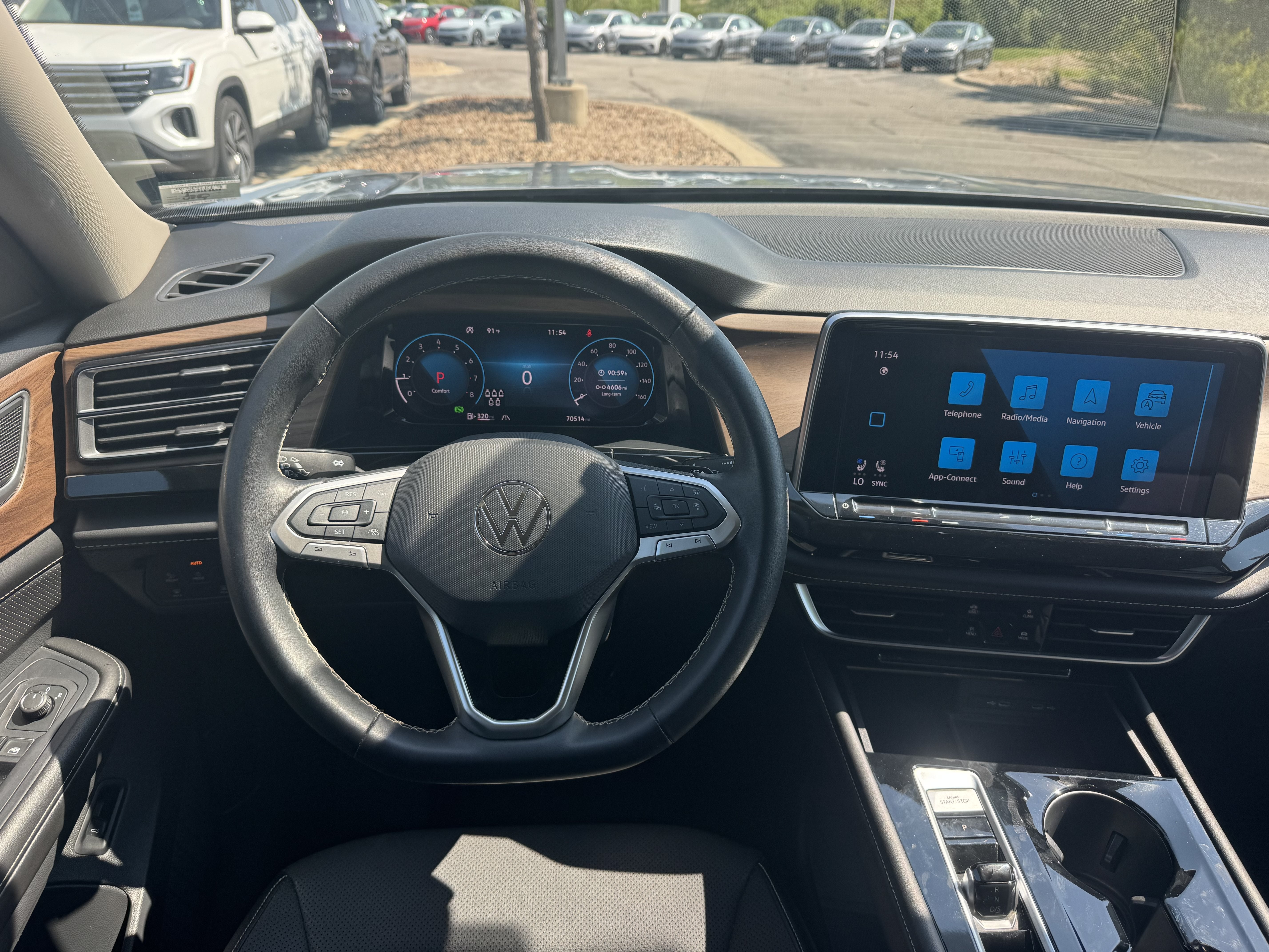 2024 Volkswagen Atlas 2.0T SE w/Technology