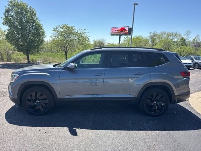 Certified 2025 Volkswagen Atlas SE w/Tech with VIN 1V2JR2CA2SC540508 for sale in Kansas City