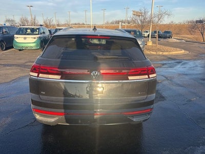 2025 Volkswagen Atlas Cross Sport 2.0T SE w/Technology
