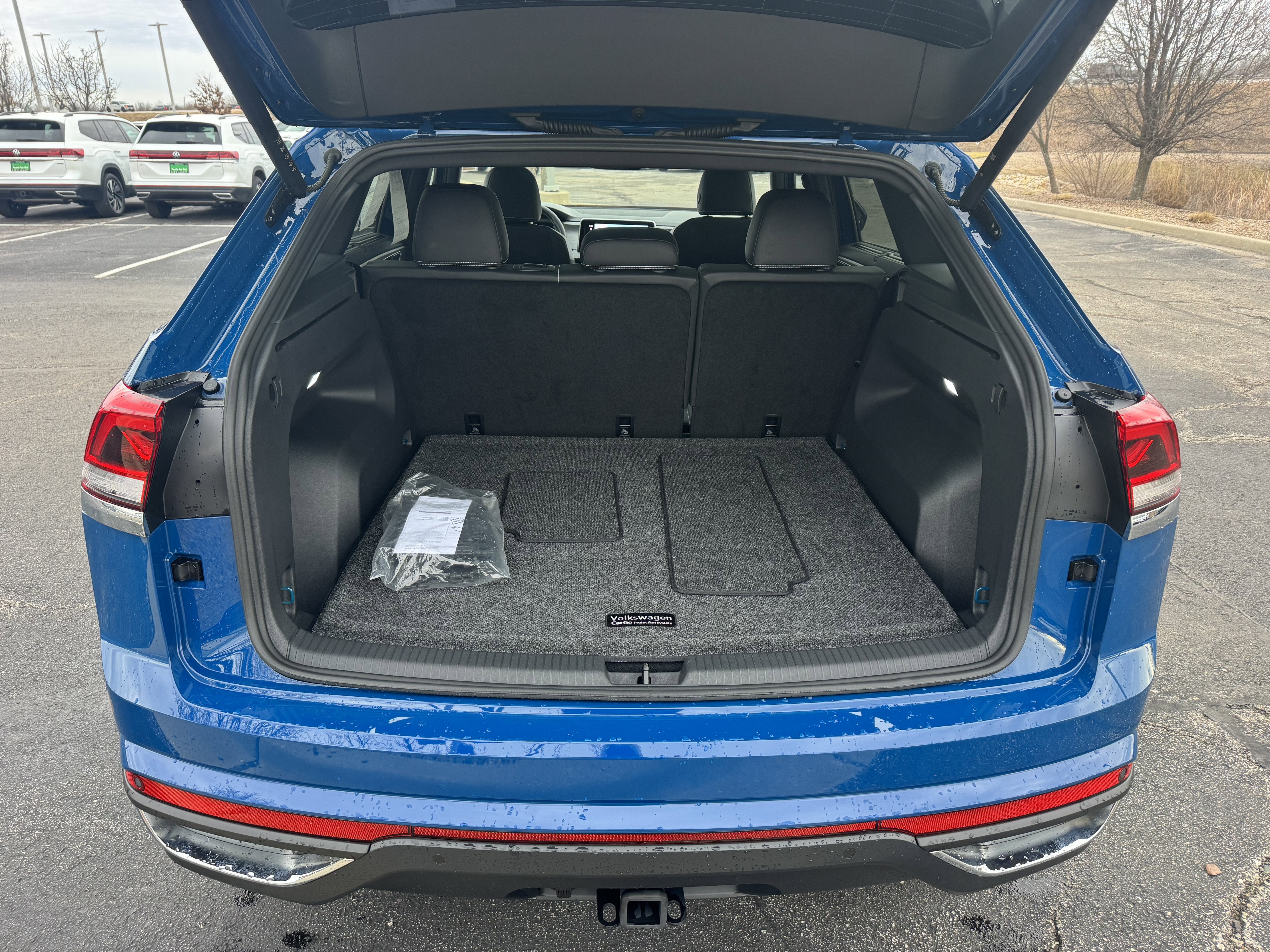 2025 Volkswagen Atlas Cross Sport 2.0T SE w/Technology