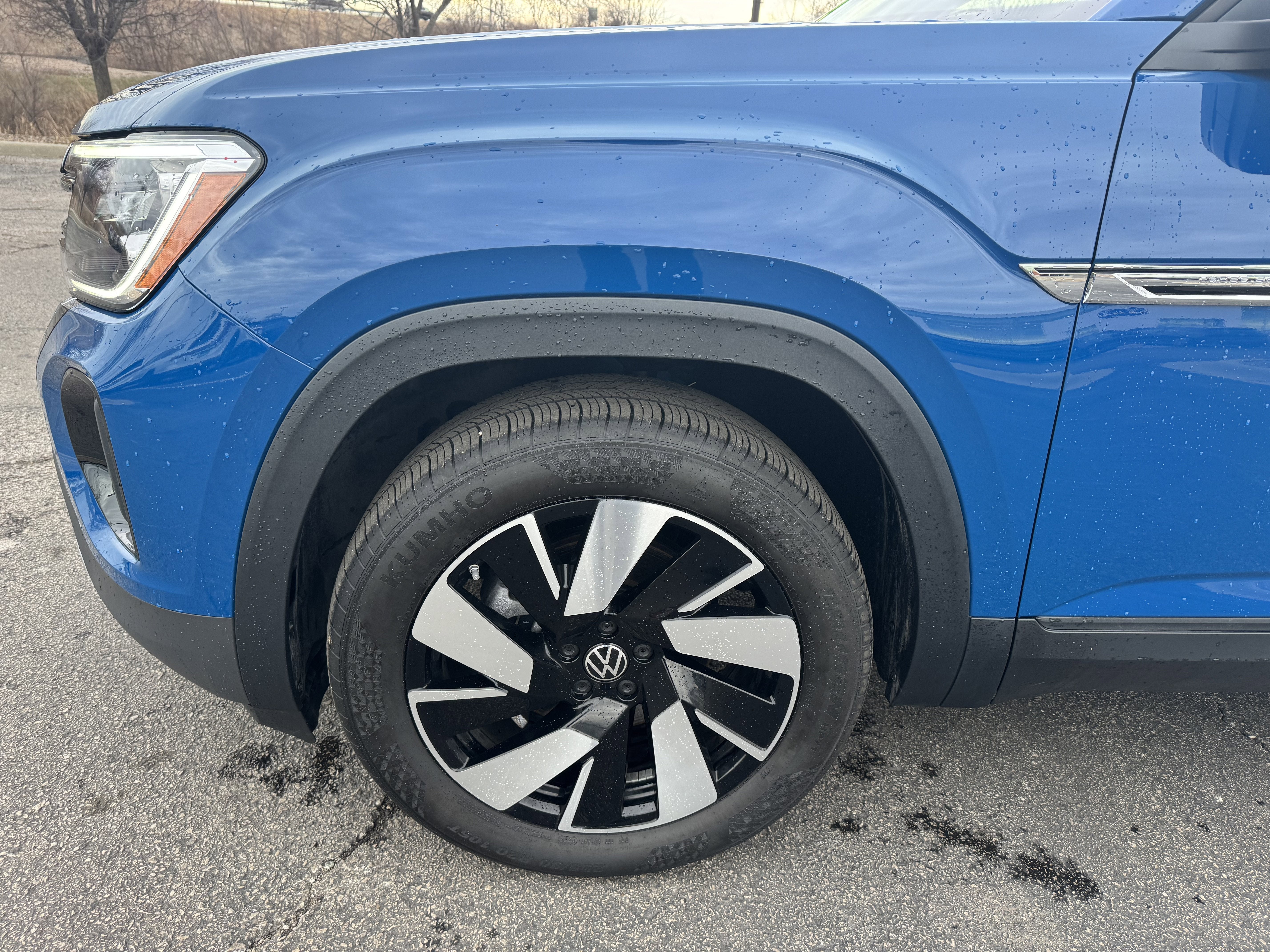 2025 Volkswagen Atlas Cross Sport 2.0T SE w/Technology