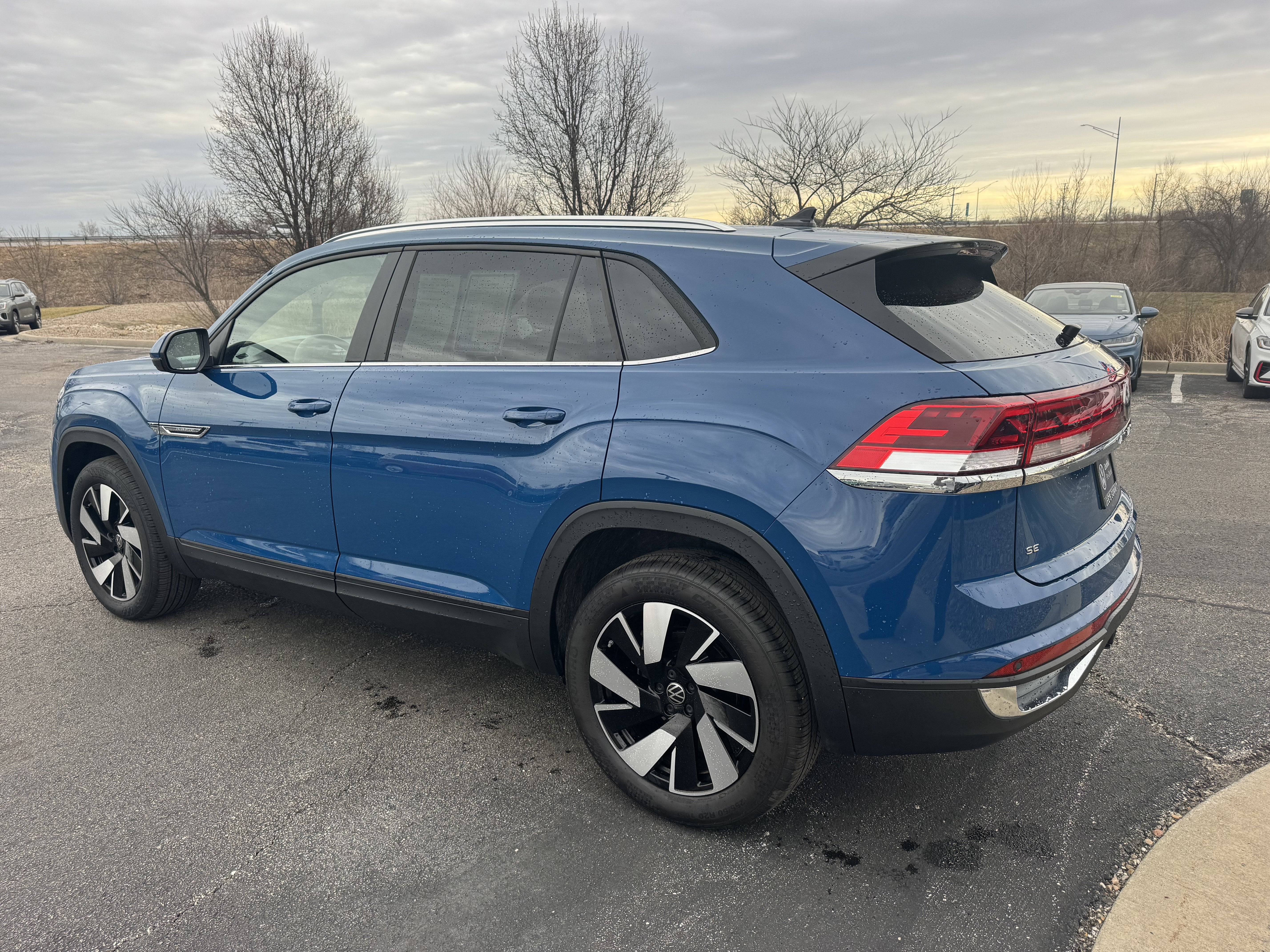 2025 Volkswagen Atlas Cross Sport 2.0T SE w/Technology