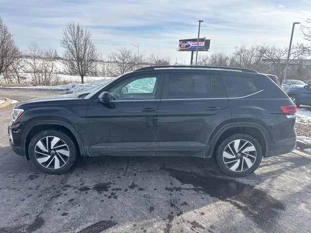 Used 2024 Volkswagen Atlas SE w/Tech with VIN 1V2KR2CAXRC501406 for sale in Kansas City