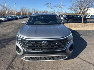 2025 Volkswagen Atlas Cross Sport 2.0T SE