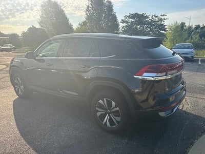 2025 Volkswagen Atlas Cross Sport 2.0T SE