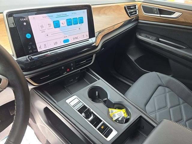 2024 Volkswagen Atlas 2.0T SE