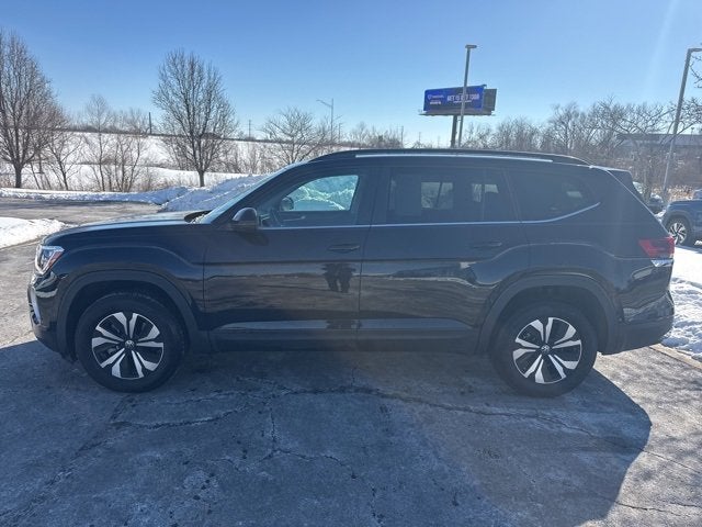 Certified 2025 Volkswagen Atlas SE with VIN 1V2LR2CA9SC519499 for sale in Kansas City