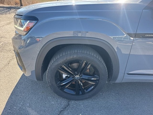 2023 Volkswagen Atlas Cross Sport 2.0T SEL R-Line Black