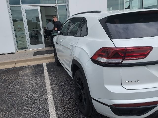 2023 Volkswagen Atlas Cross Sport 3.6L V6 SEL R-Line Black