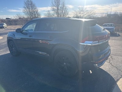 2025 Volkswagen Atlas Cross Sport 2.0T SE w/Technology
