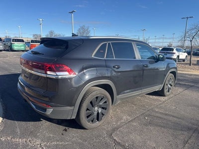 2025 Volkswagen Atlas Cross Sport 2.0T SE w/Technology