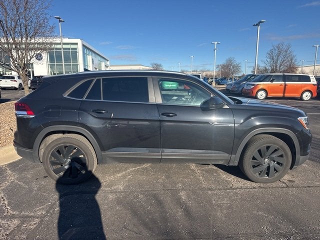 2025 Volkswagen Atlas Cross Sport 2.0T SE w/Technology