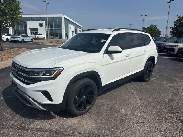 2022 Volkswagen Atlas 3.6L V6 SE w/Technology