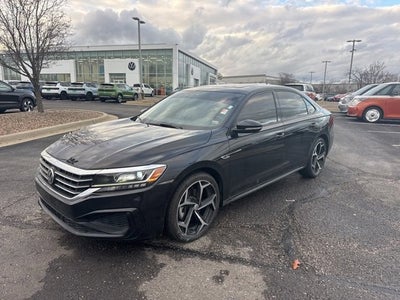 2022 Volkswagen Passat 2.0T R-Line