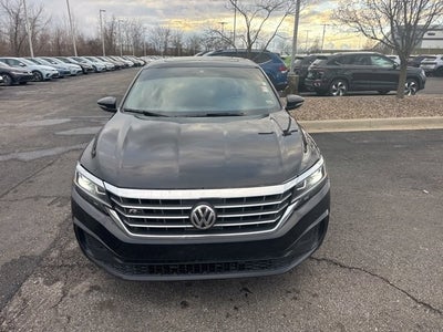 2022 Volkswagen Passat 2.0T R-Line