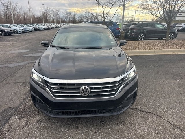 2022 Volkswagen Passat 2.0T R-Line