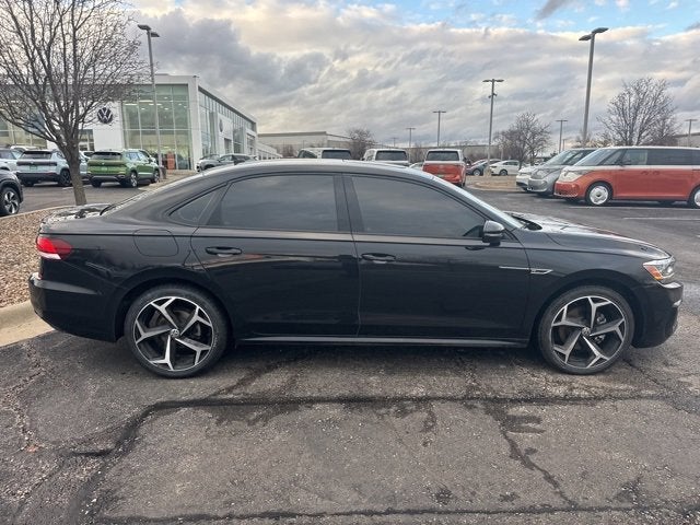 2022 Volkswagen Passat 2.0T R-Line
