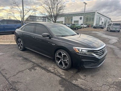 2022 Volkswagen Passat 2.0T R-Line