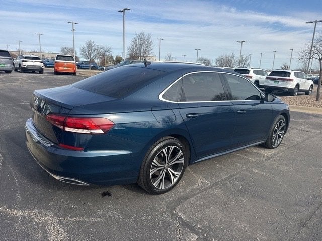 2022 Volkswagen Passat 2.0T SE