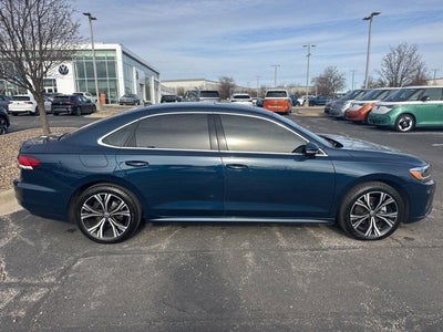 2022 Volkswagen Passat 2.0T SE
