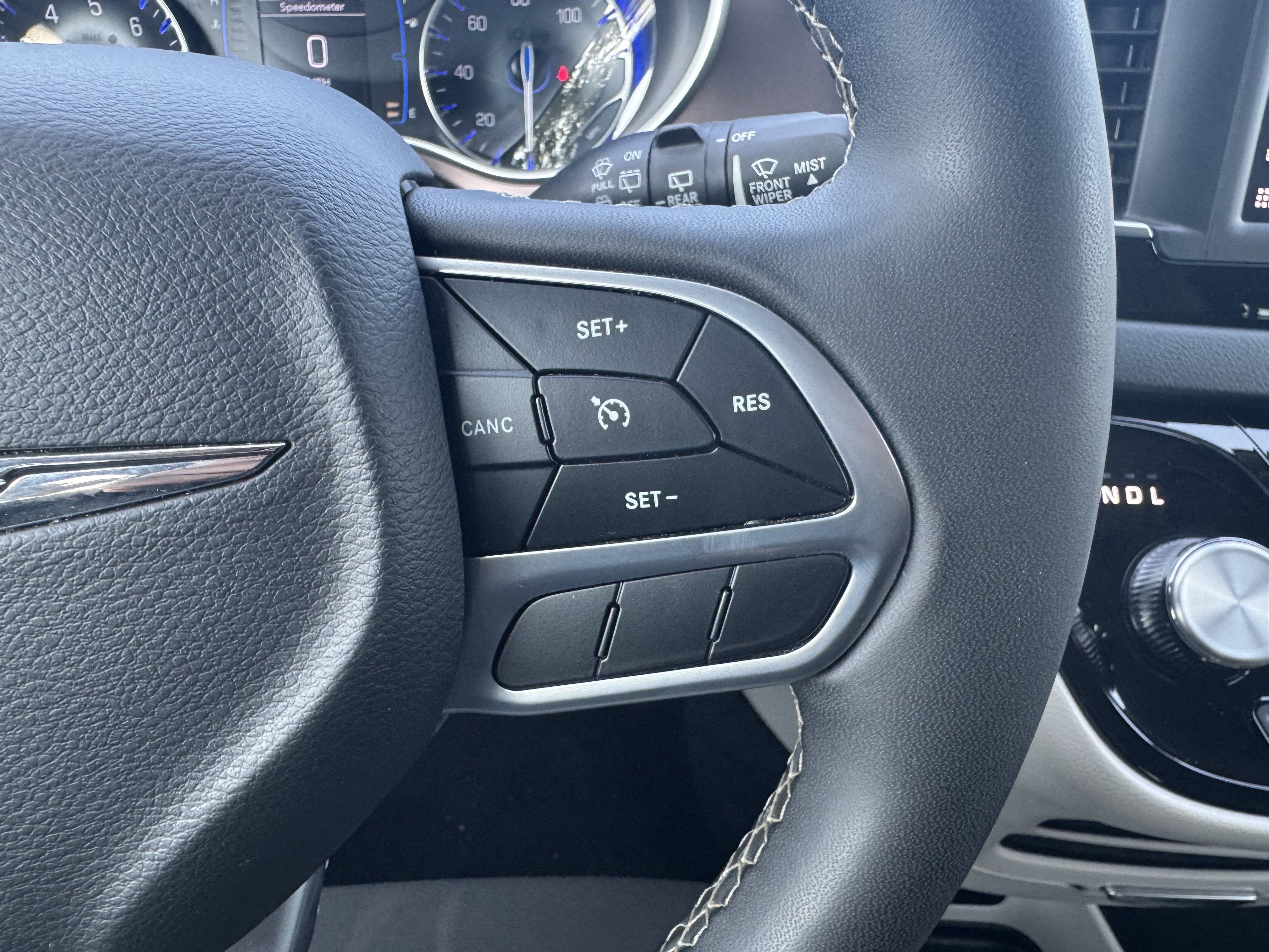 2023 Chrysler Voyager LX