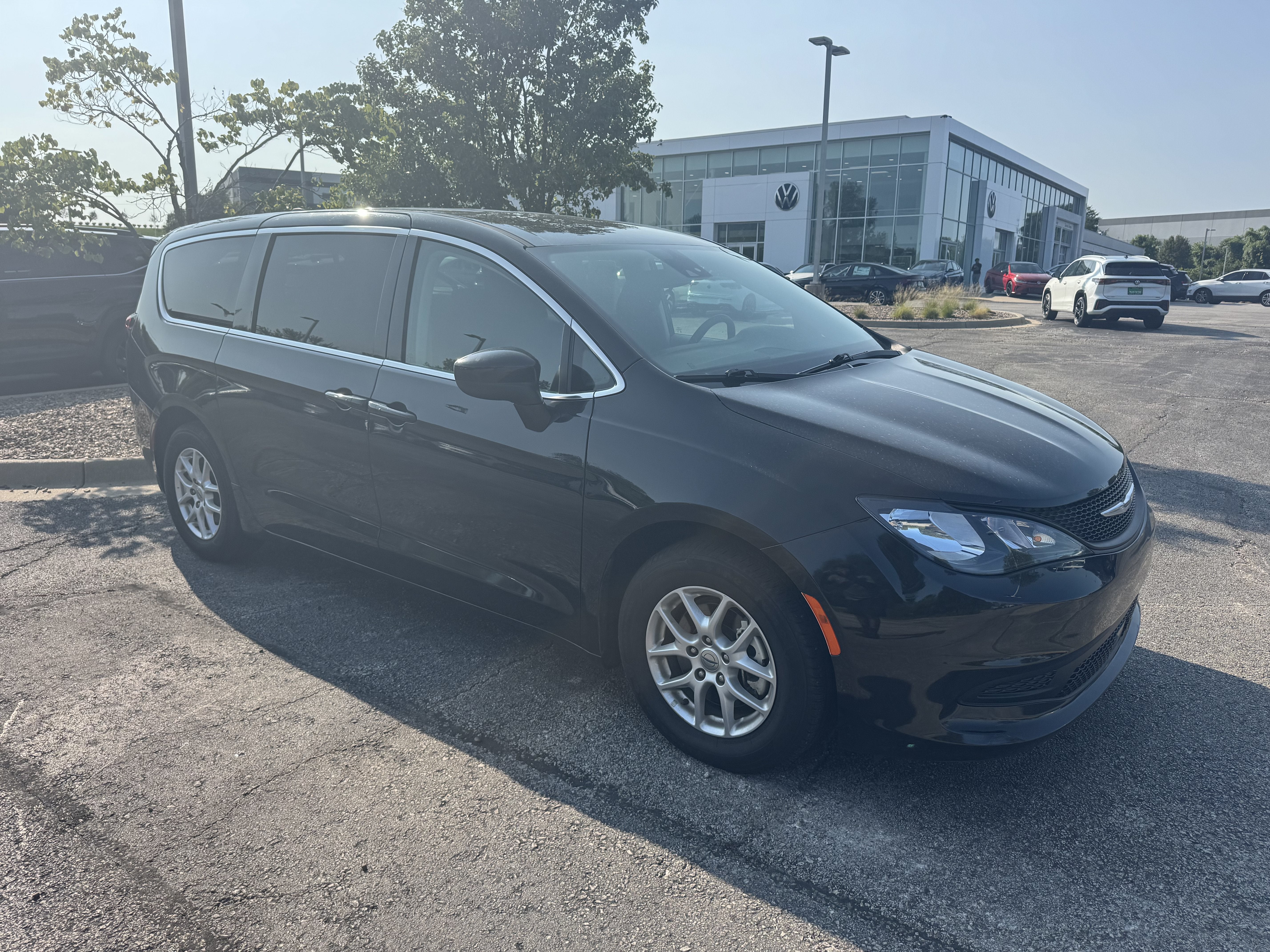 2023 Chrysler Voyager LX