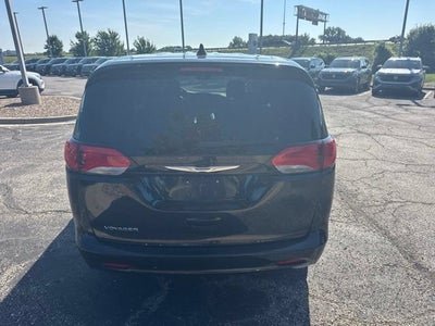 2023 Chrysler Voyager LX